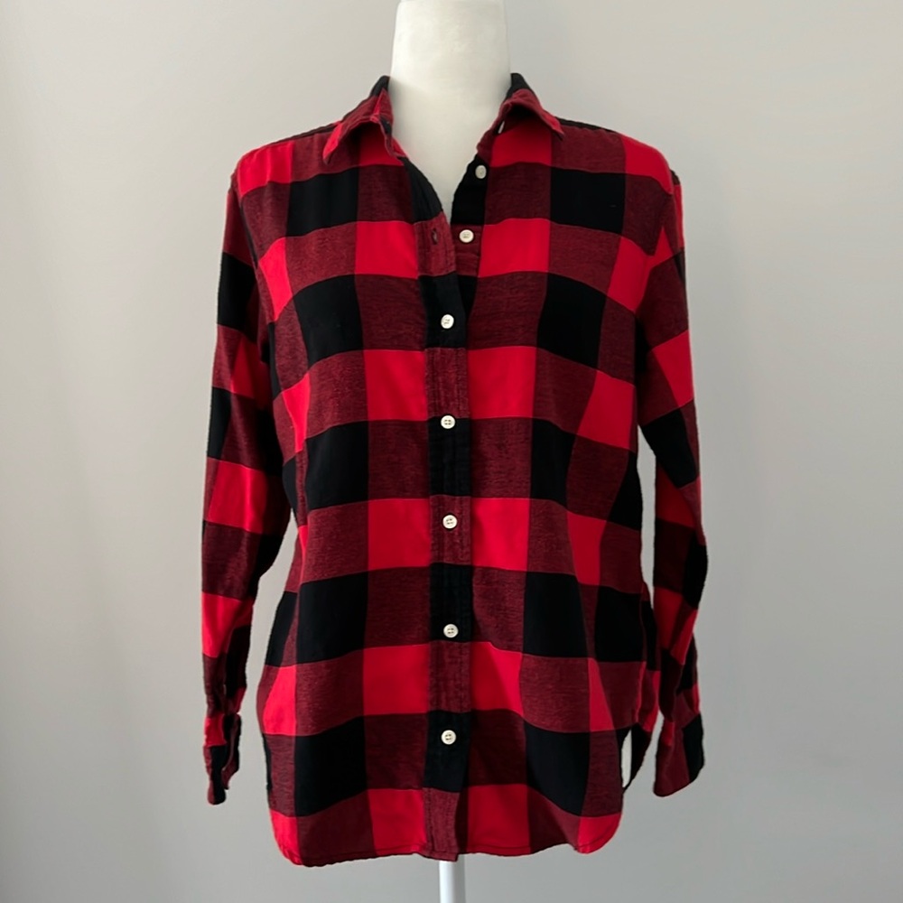 GAP buffalo check long sleeve flannel button down shirt red black small
